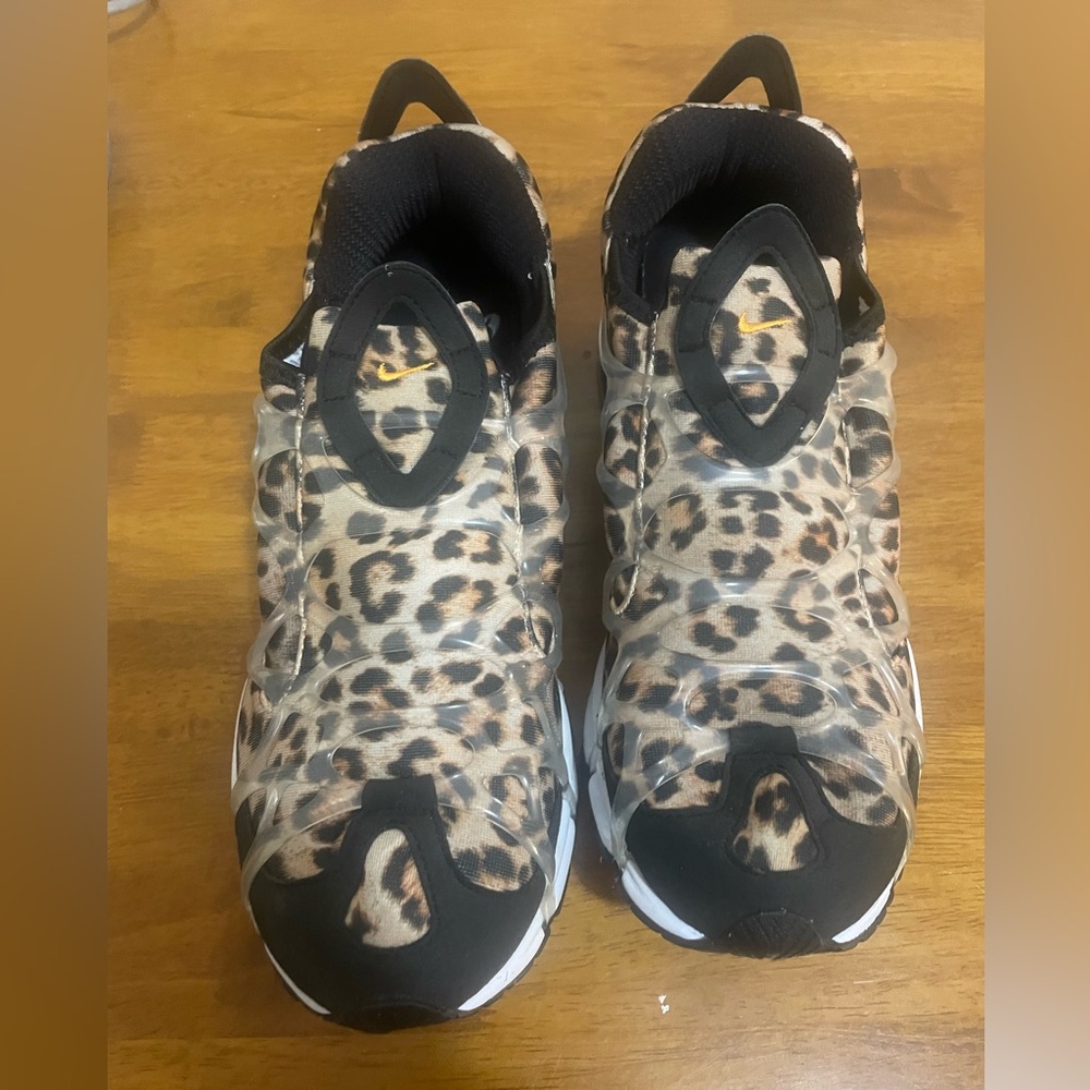 NWOT Nike Women's 10.5 Kukini no box
